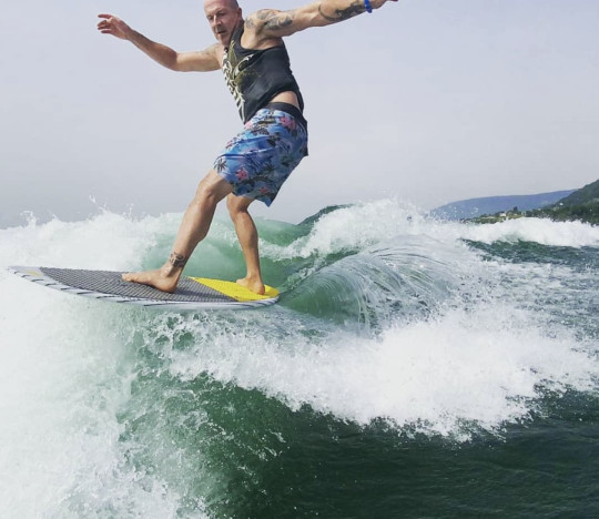 Pratiquez le wakesurf